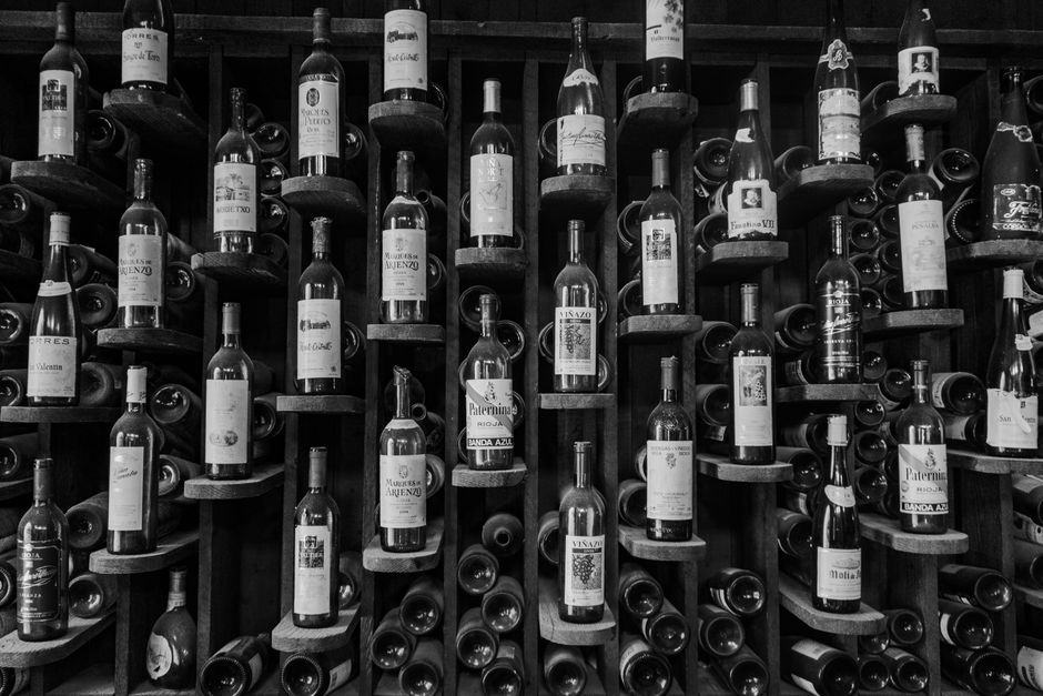 Servicio especializado en vinos. HOTR065PO - contenido online