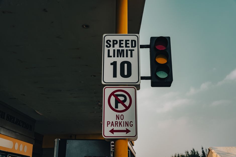 Inglés B1. Nivel 10 Rules and regulations - contenido online