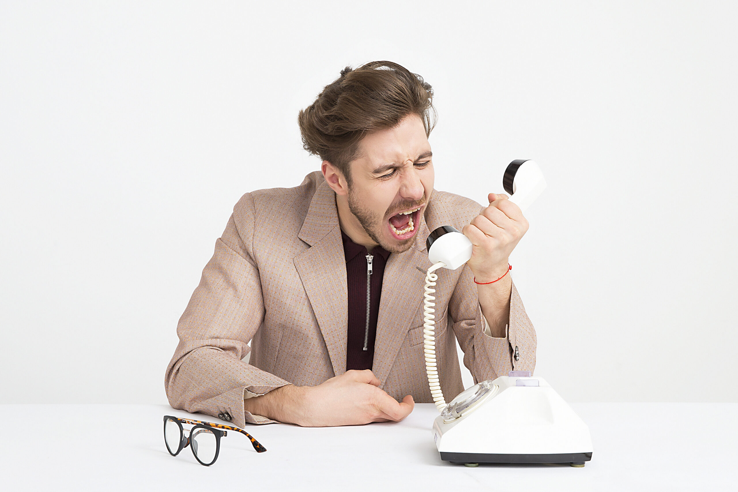 (COMT011PO) Atención telefónica a clientes y tratamiento de situaciones conflictivas.