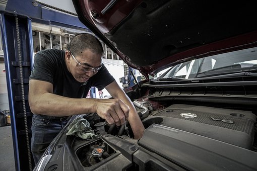 Mantenimiento de primer nivel de vehículos de transporte por carretera